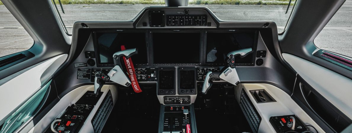 Embraer Phenom 100EV Cockpit (1)