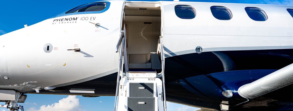 Embraer Phenom 100EV Doorsite-redimen